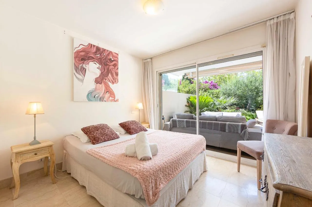 Apartment 2 Bedrooms2 Bathroomsdouble Terrace & Garden In Palm Beach Area Cannes