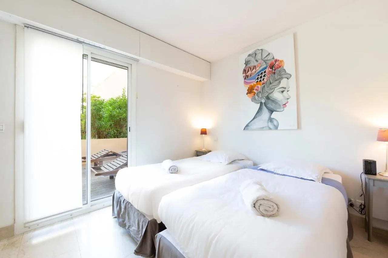 Apartment 2 Bedrooms2 Bathroomsdouble Terrace & Garden In Palm Beach Area Cannes France