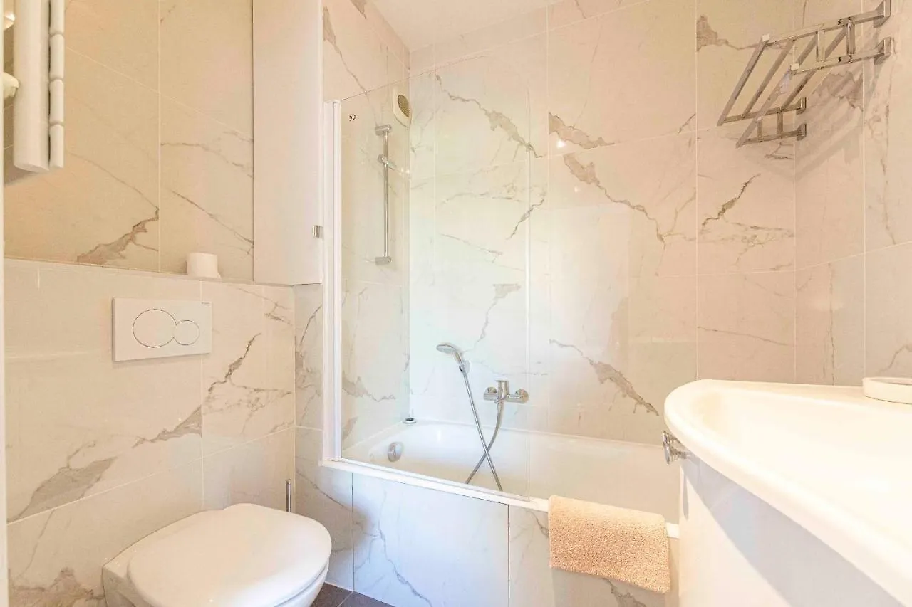 Apartment 2 Bedrooms2 Bathroomsdouble Terrace & Garden In Palm Beach Area Cannes