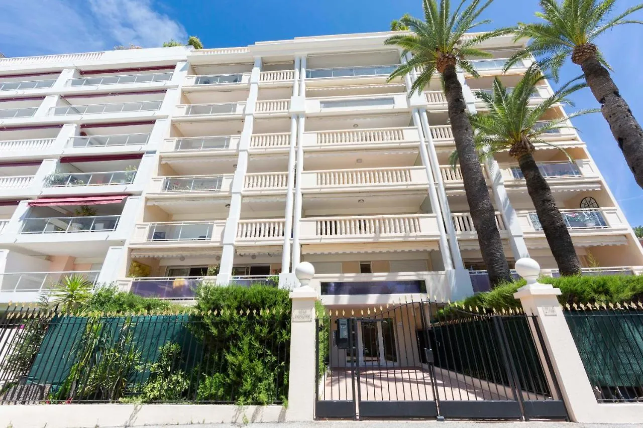 Apartment 2 Bedrooms2 Bathroomsdouble Terrace & Garden In Palm Beach Area Cannes
