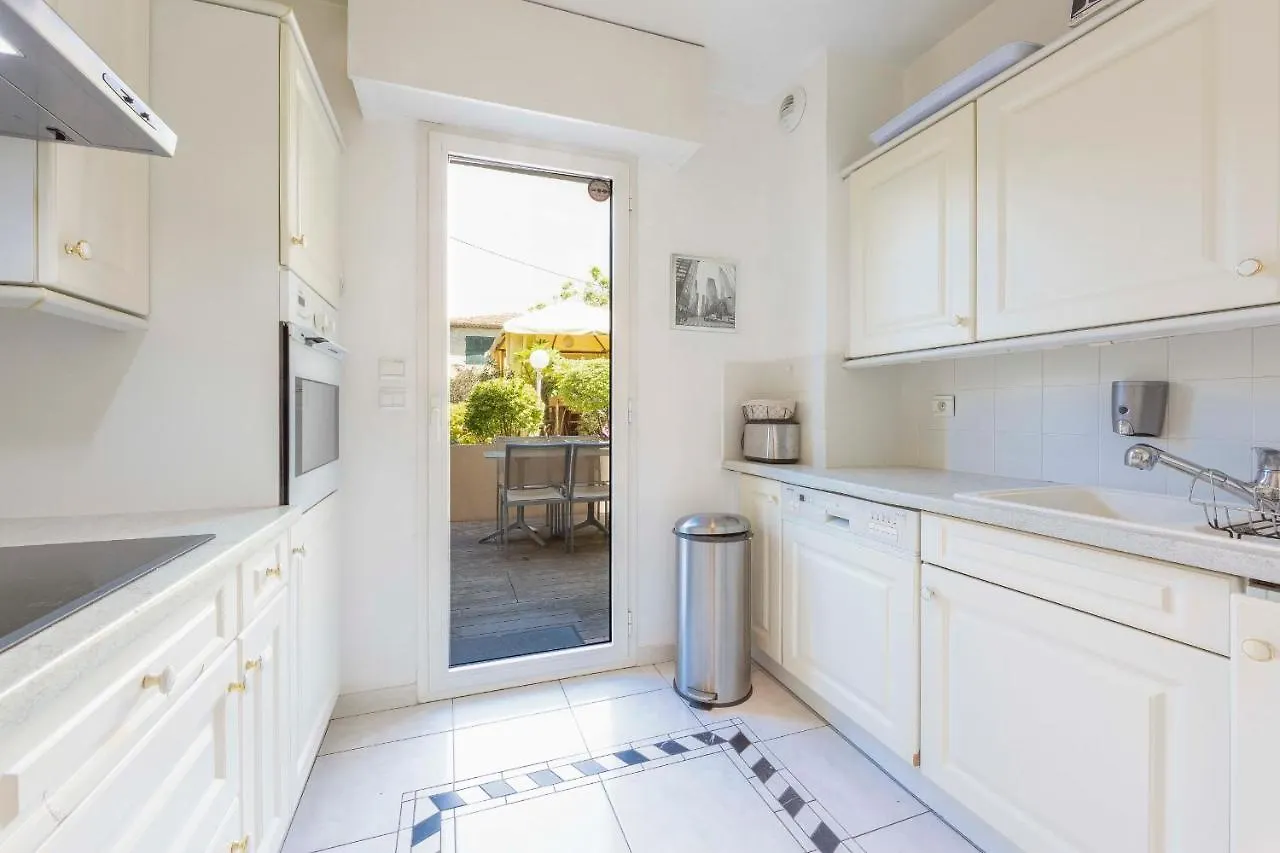 Apartment 2 Bedrooms2 Bathroomsdouble Terrace & Garden In Palm Beach Area Cannes